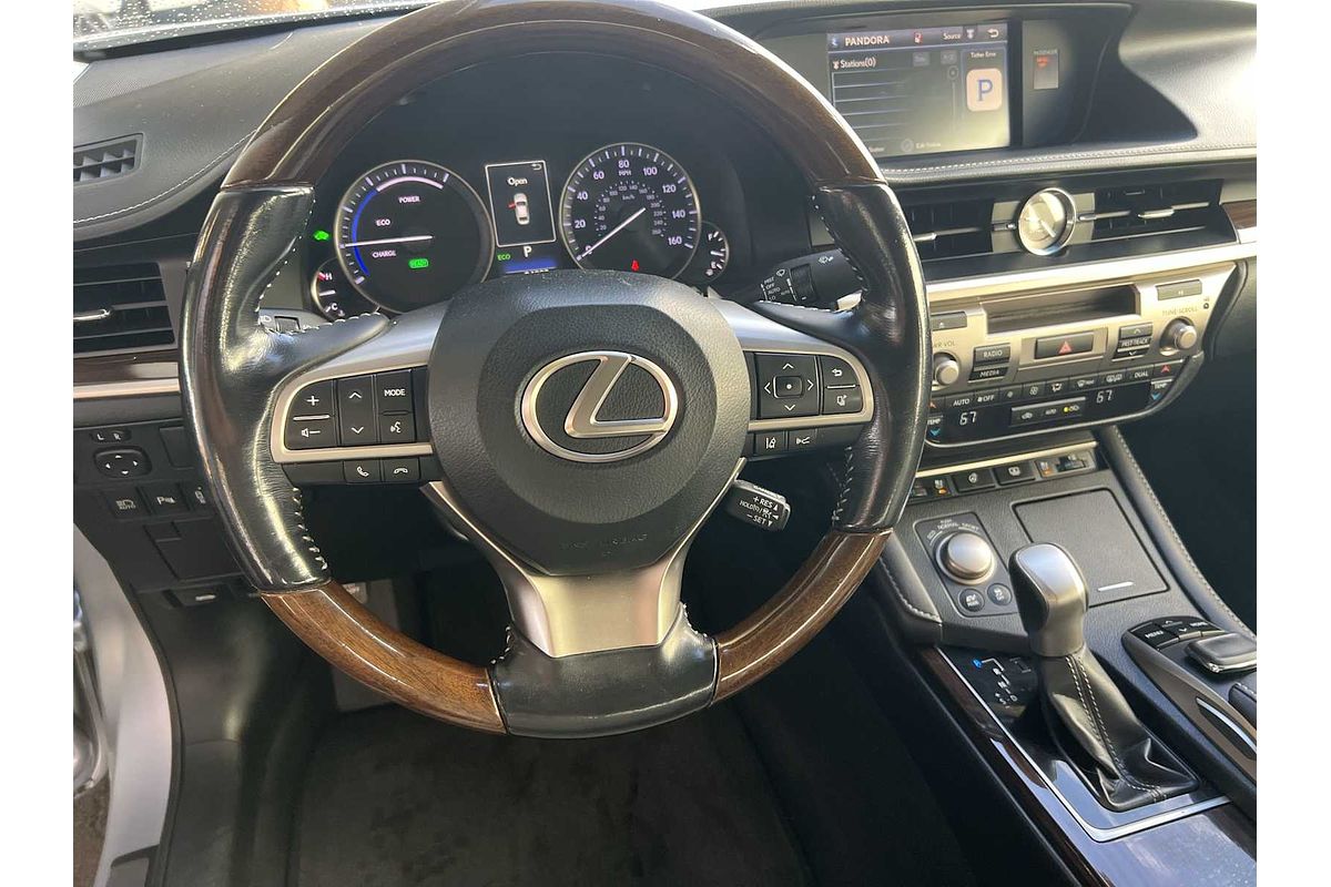 2016 Lexus ES Hybrid