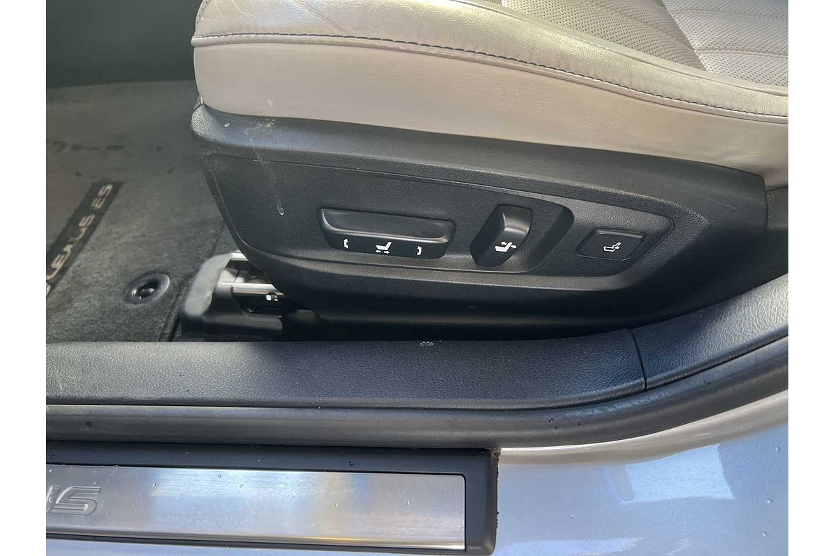 2016 Lexus ES Hybrid