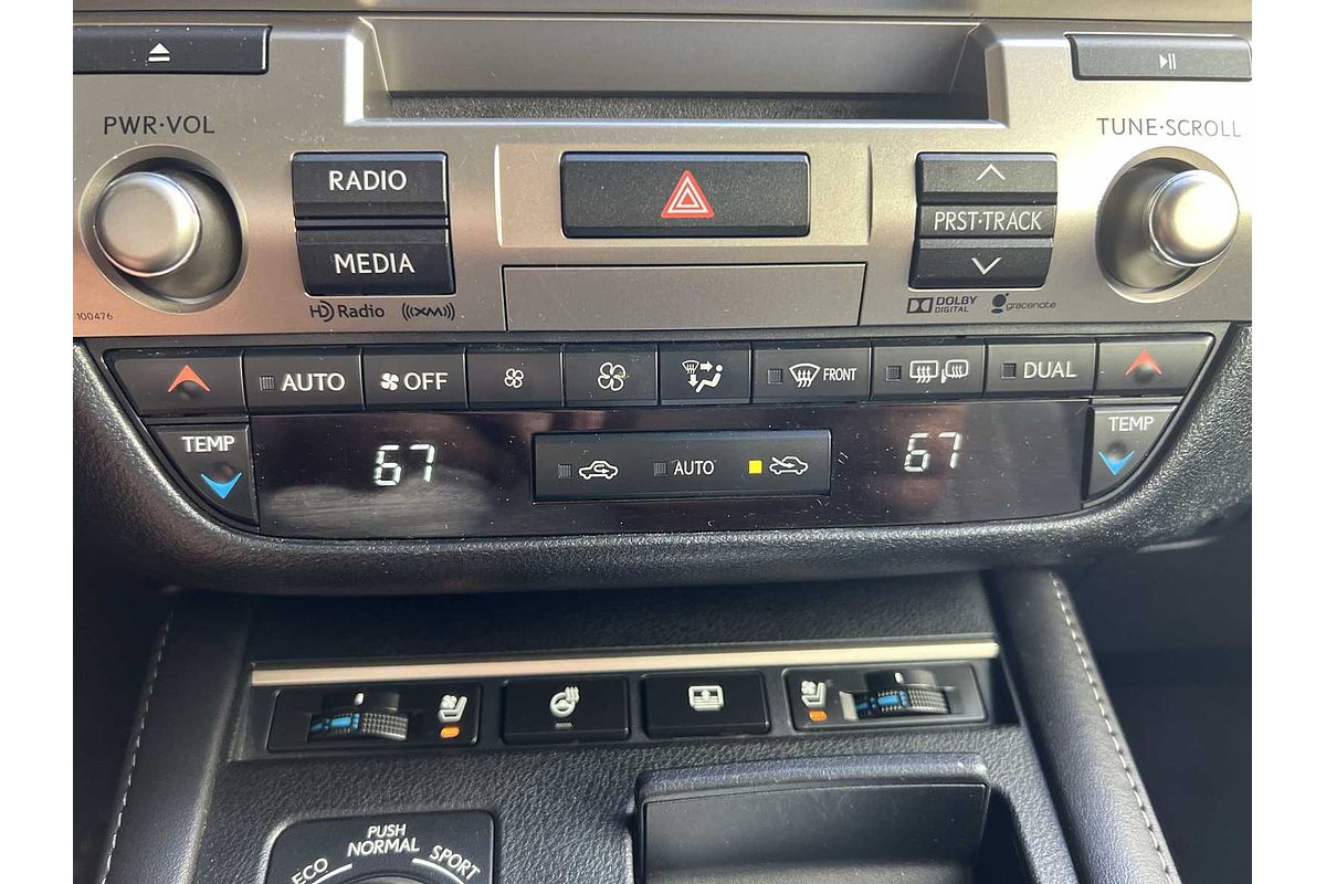 2016 Lexus ES Hybrid