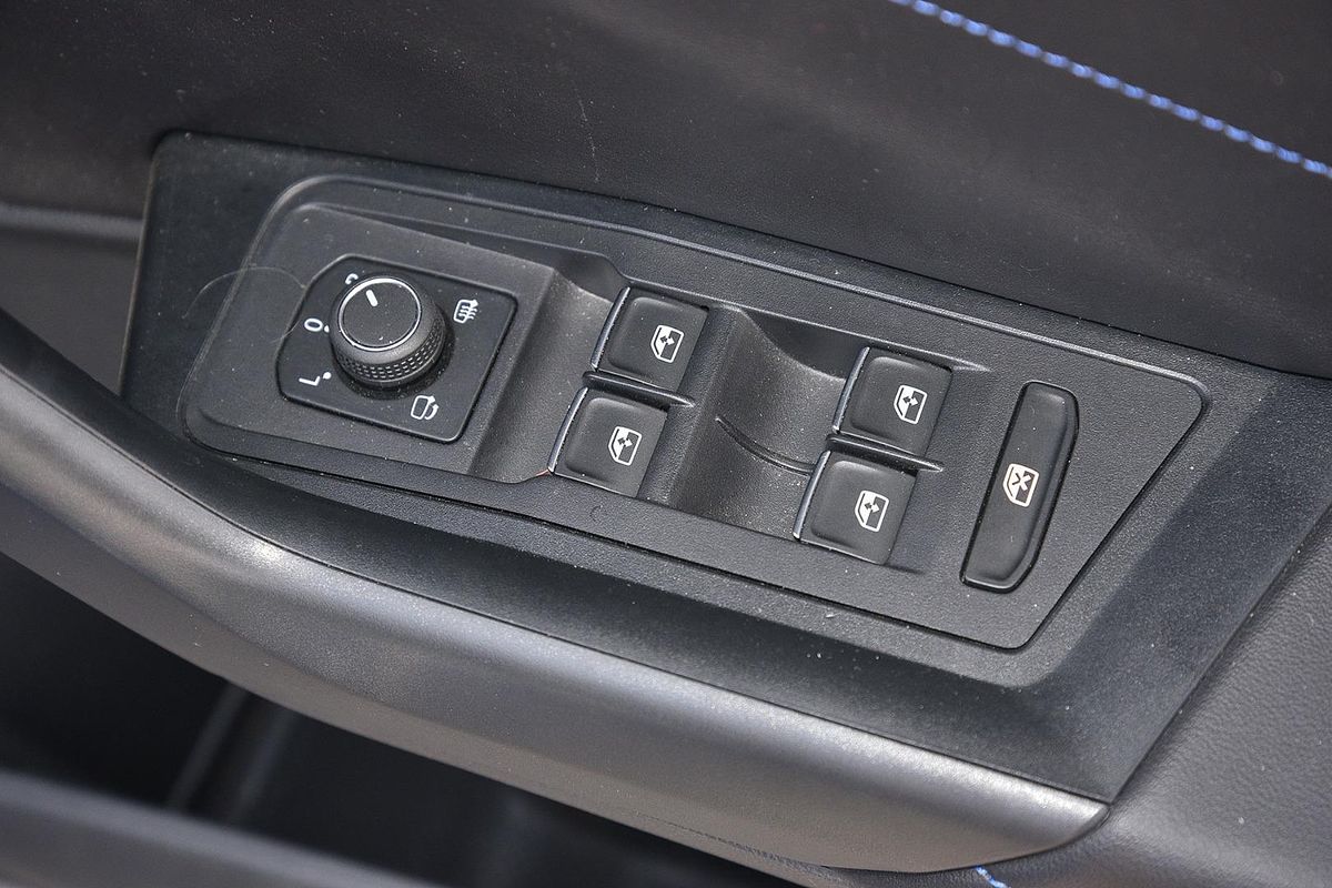 2023 Volkswagen T-Roc R D11