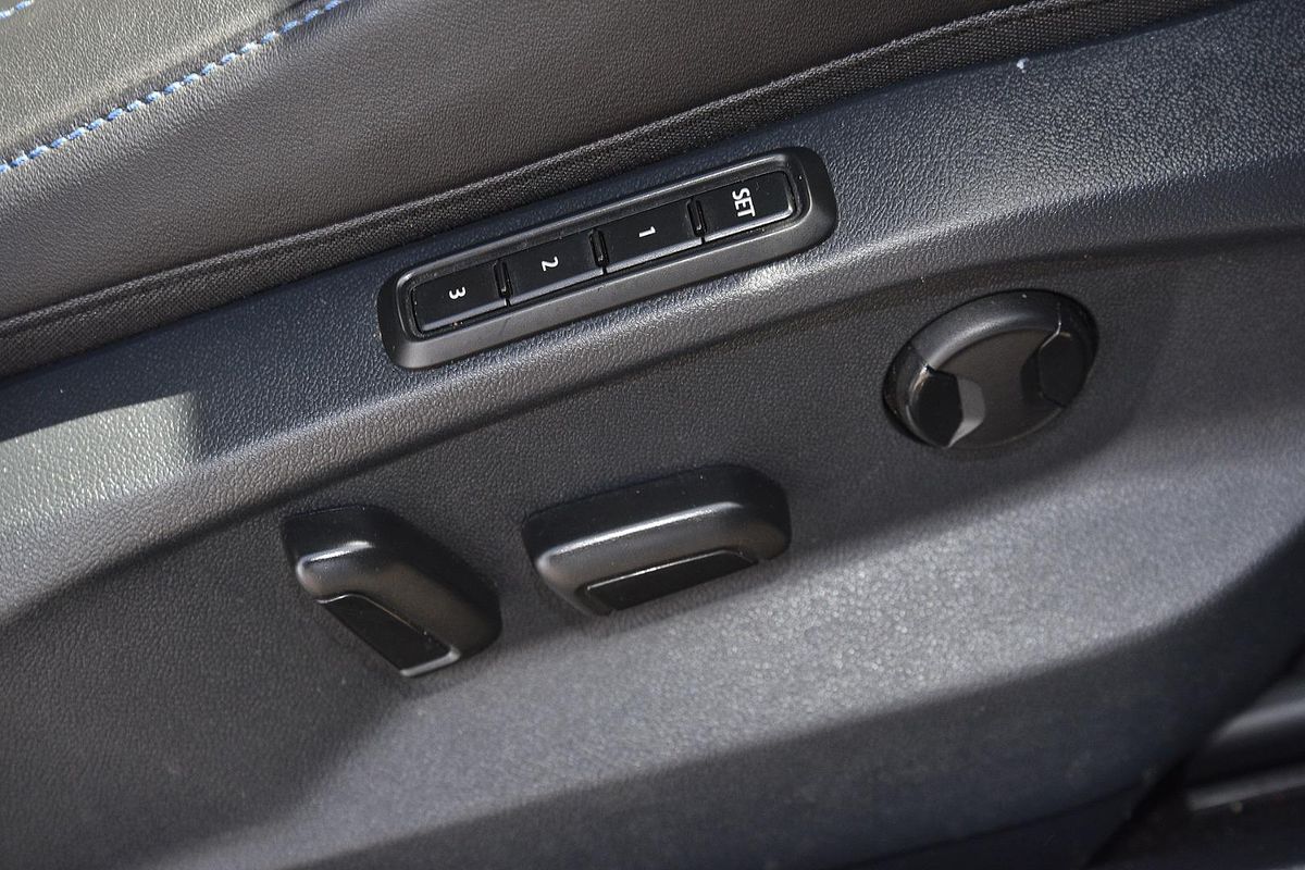 2023 Volkswagen T-Roc R D11