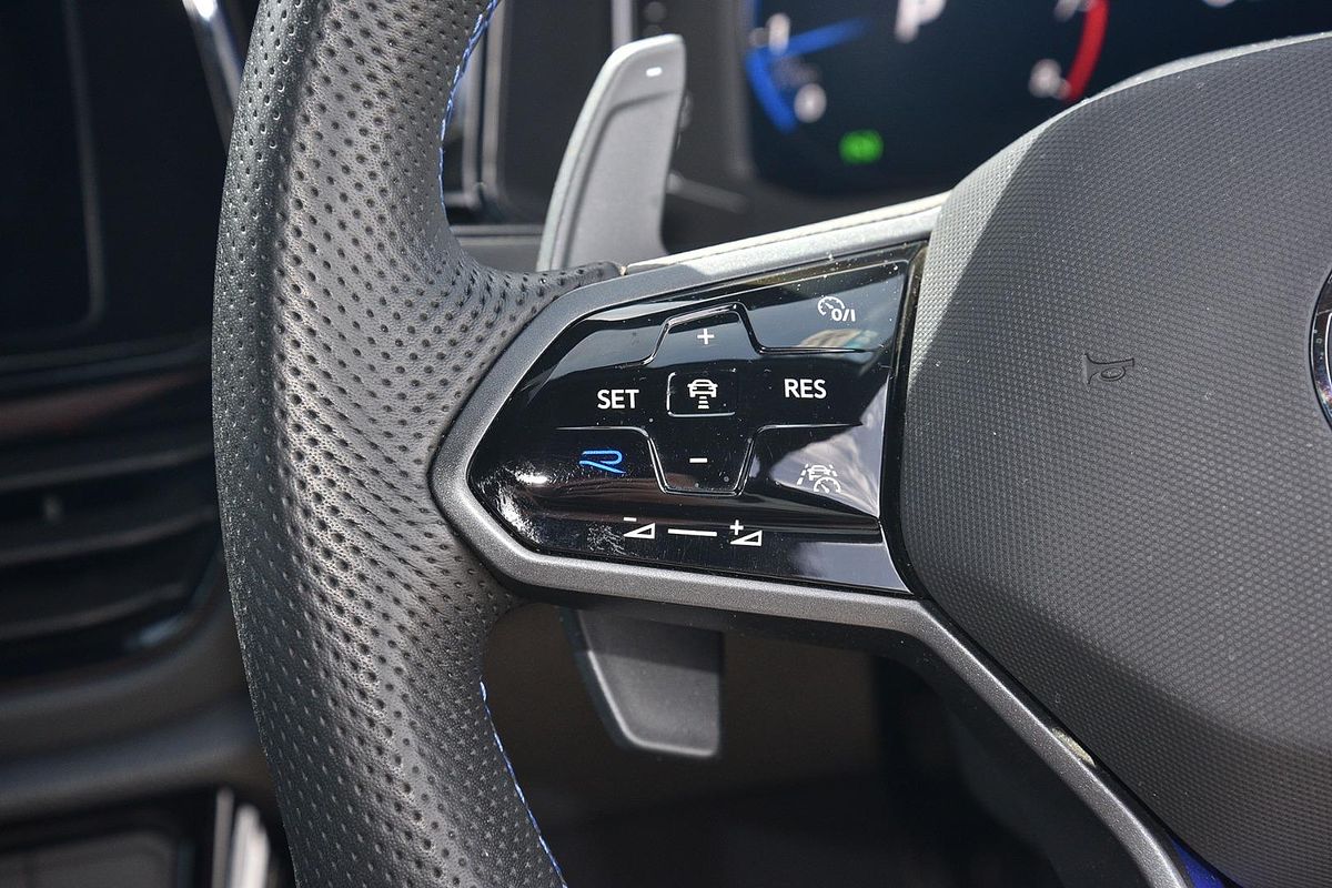 2023 Volkswagen T-Roc R D11