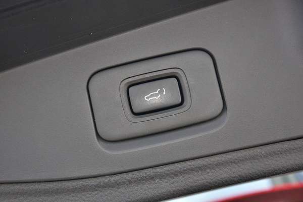 2023 Isuzu MU-X LS-T