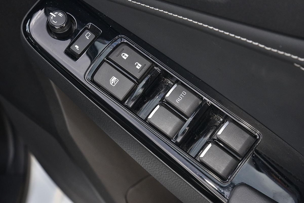 2023 Isuzu MU-X LS-T