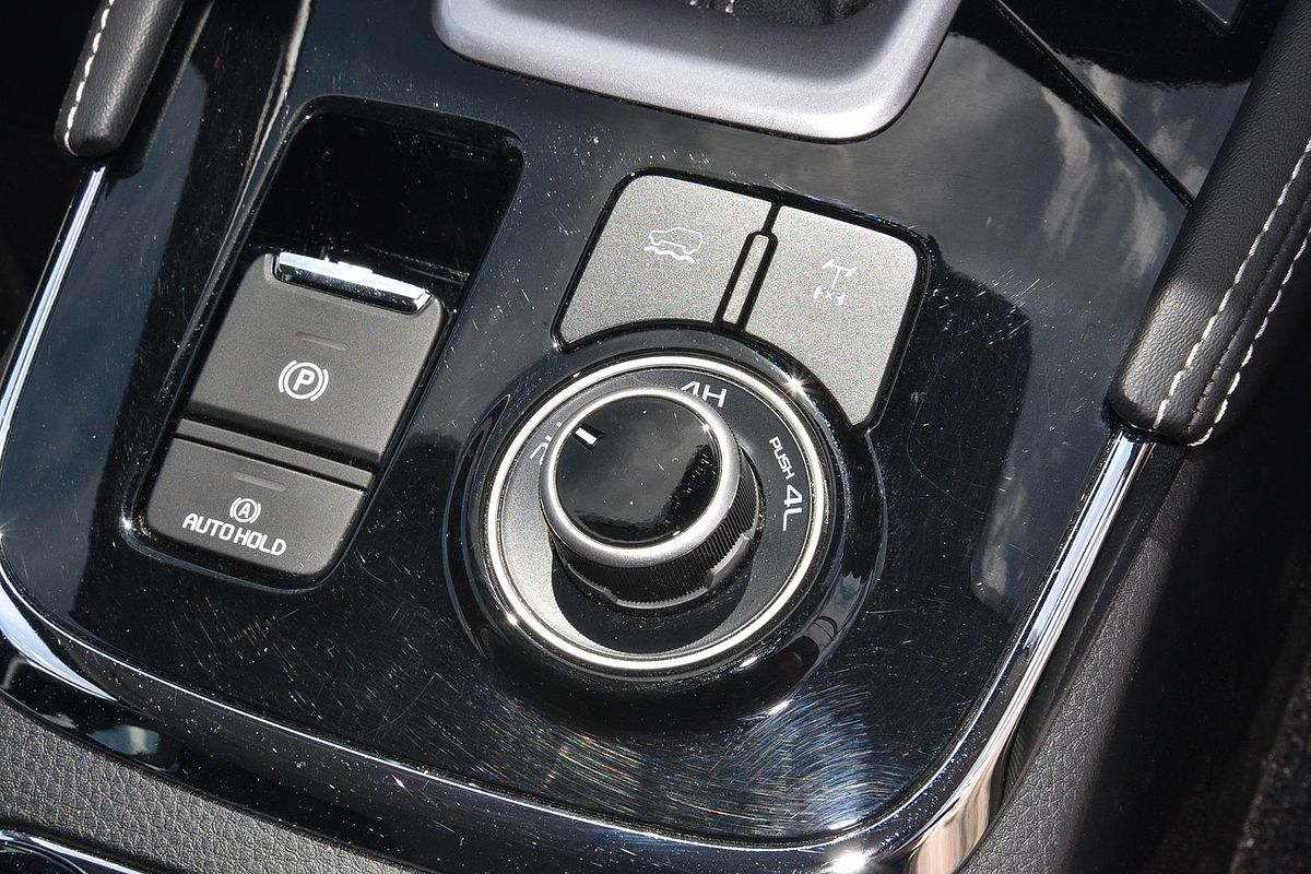 2023 Isuzu MU-X LS-T