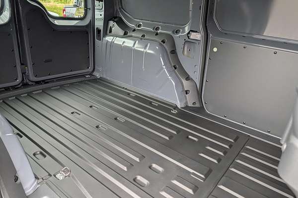 2025 Volkswagen Caddy TDI320 5 LWB