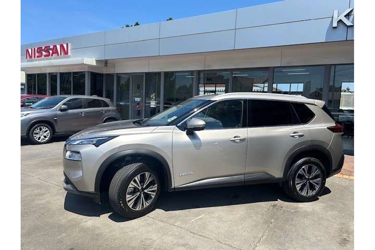 2025 Nissan X-TRAIL ST-L e-POWER T33