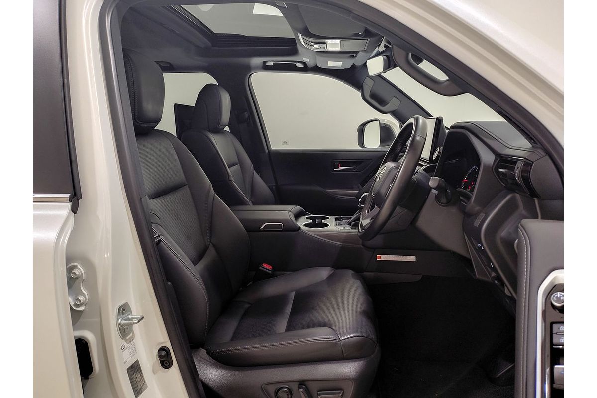 2022 Toyota Landcruiser Sahara ZX FJA300R