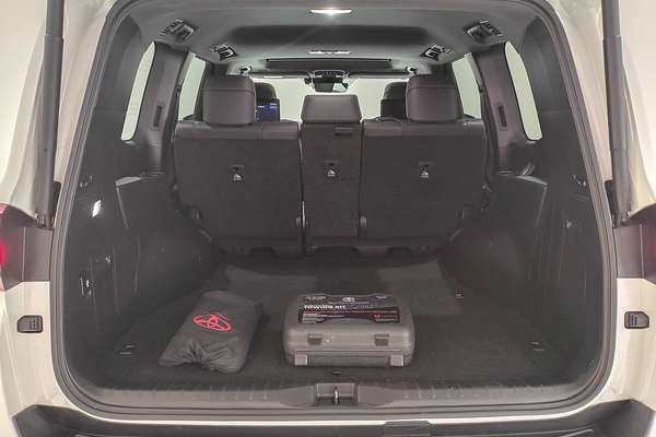 2022 Toyota Landcruiser Sahara ZX FJA300R