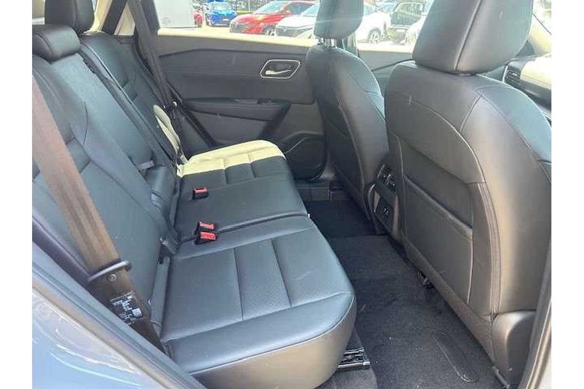 2025 Nissan X-TRAIL ST-L e-POWER T33