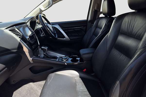 2017 Mitsubishi PAJERO SPORT EXCEED (4x4) 7 SEAT MY17