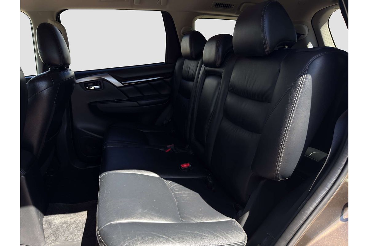 2017 Mitsubishi PAJERO SPORT EXCEED (4x4) 7 SEAT MY17