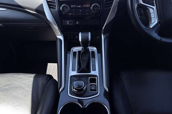 2017 Mitsubishi PAJERO SPORT EXCEED (4x4) 7 SEAT MY17