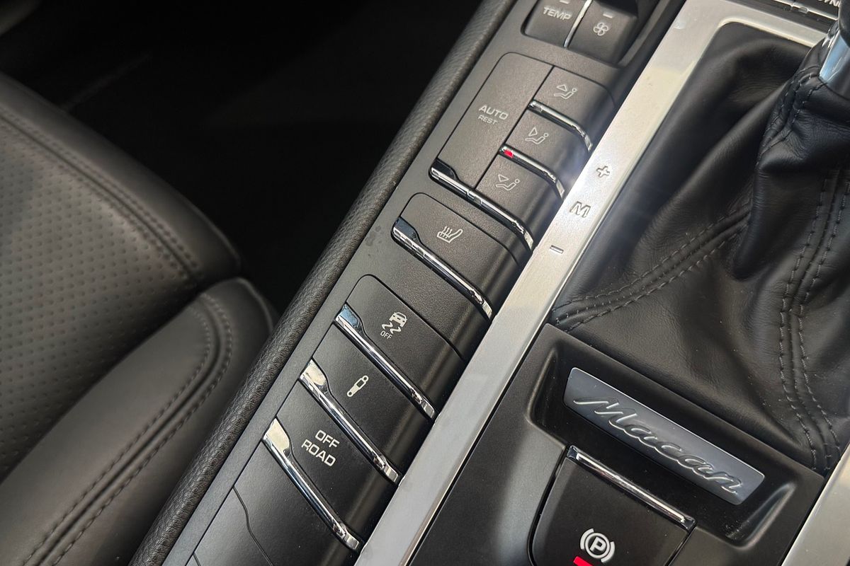 2018 Porsche Macan S 95B