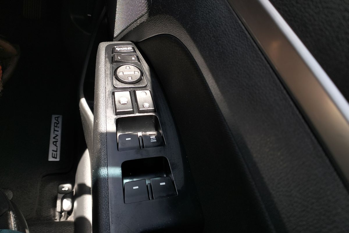 2019 Hyundai Elantra Active AD.2