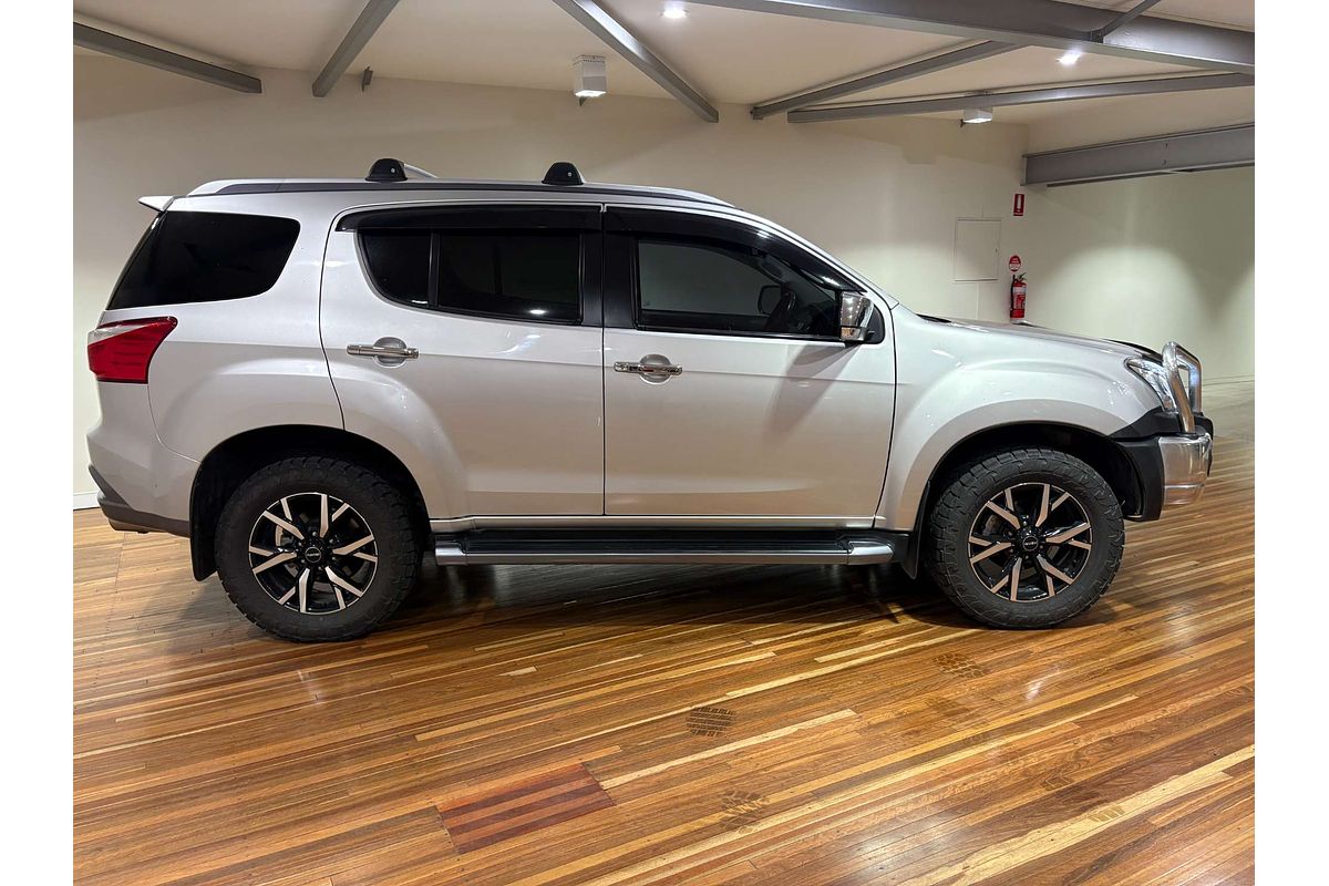 2020 Isuzu MU-X LS-T