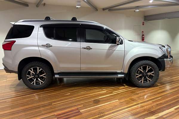 2020 Isuzu MU-X LS-T