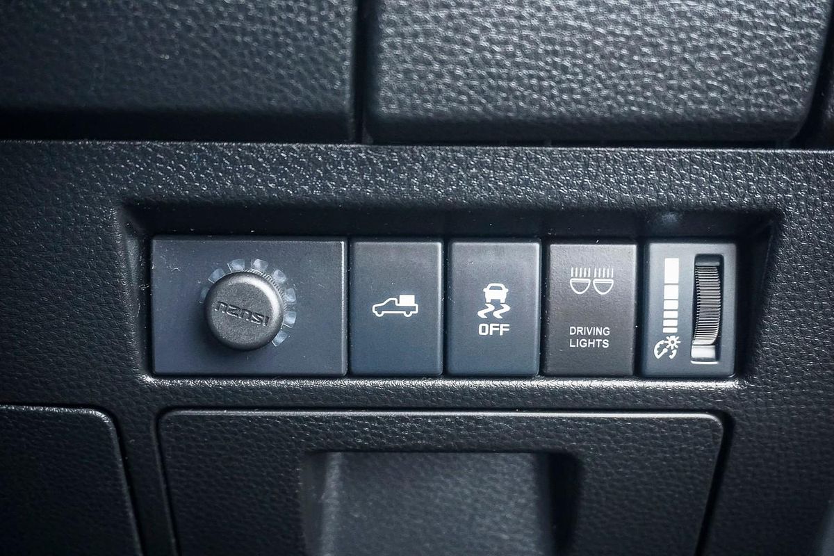 2024 Isuzu D-MAX X-TERRAIN 4X4