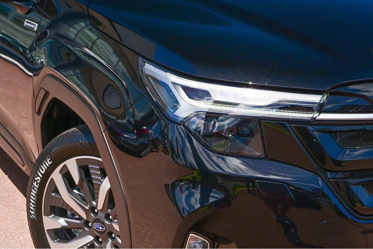 2025 Subaru Forester Hybrid Touring S6