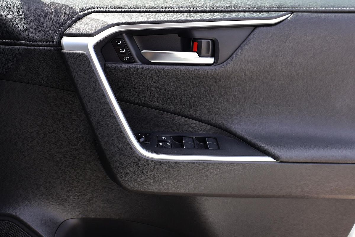 2020 Toyota RAV4 Cruiser AXAH54R