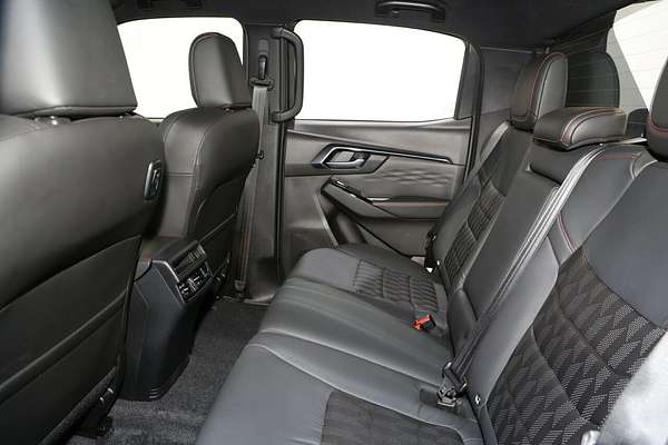 2024 Isuzu D-MAX X-TERRAIN 4X4