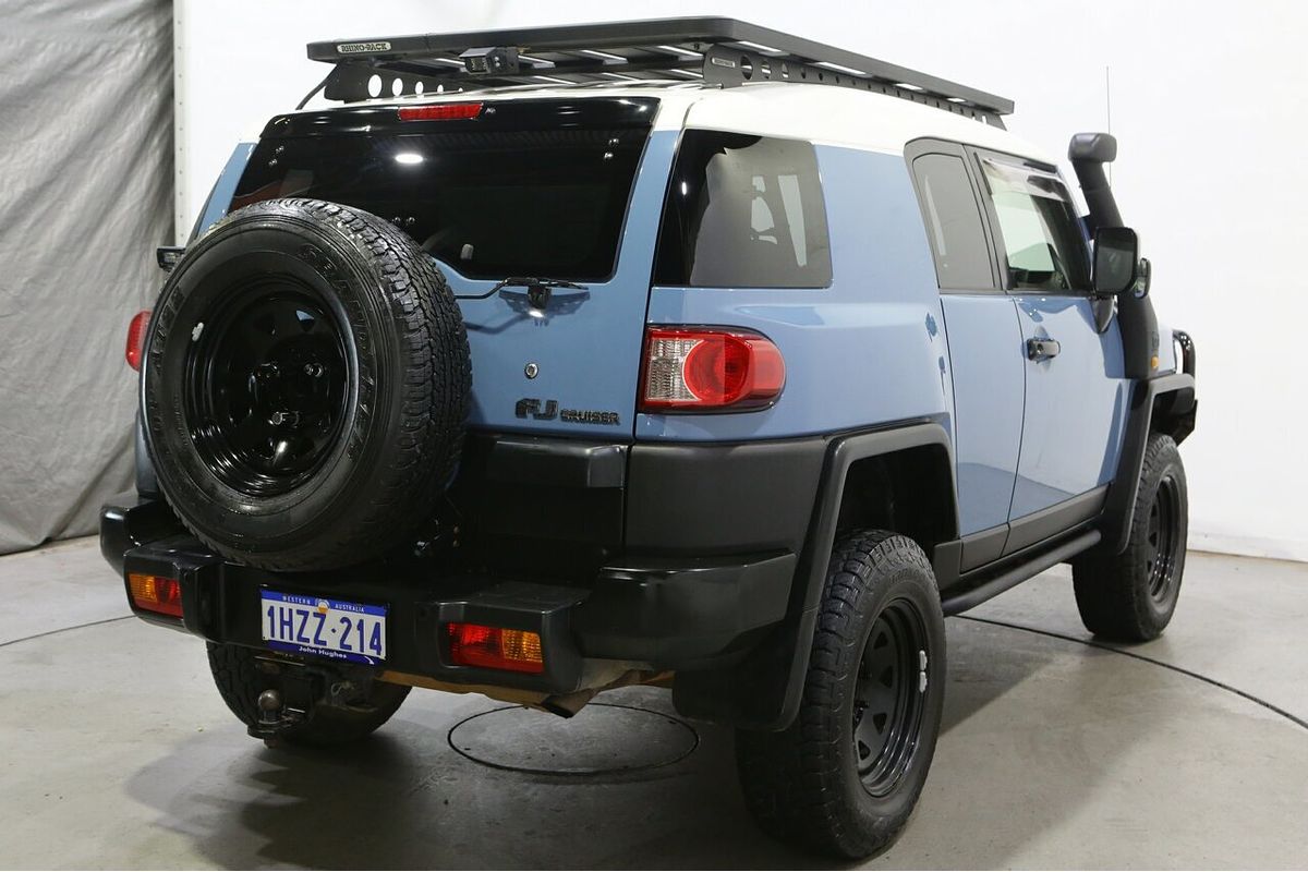 2015 Toyota FJ Cruiser GSJ15R