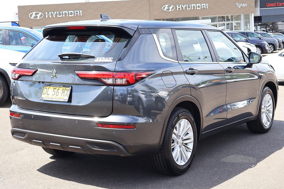 2024 Mitsubishi Outlander ES ZM