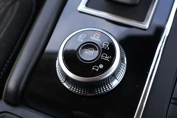 2024 Mitsubishi Outlander ES ZM