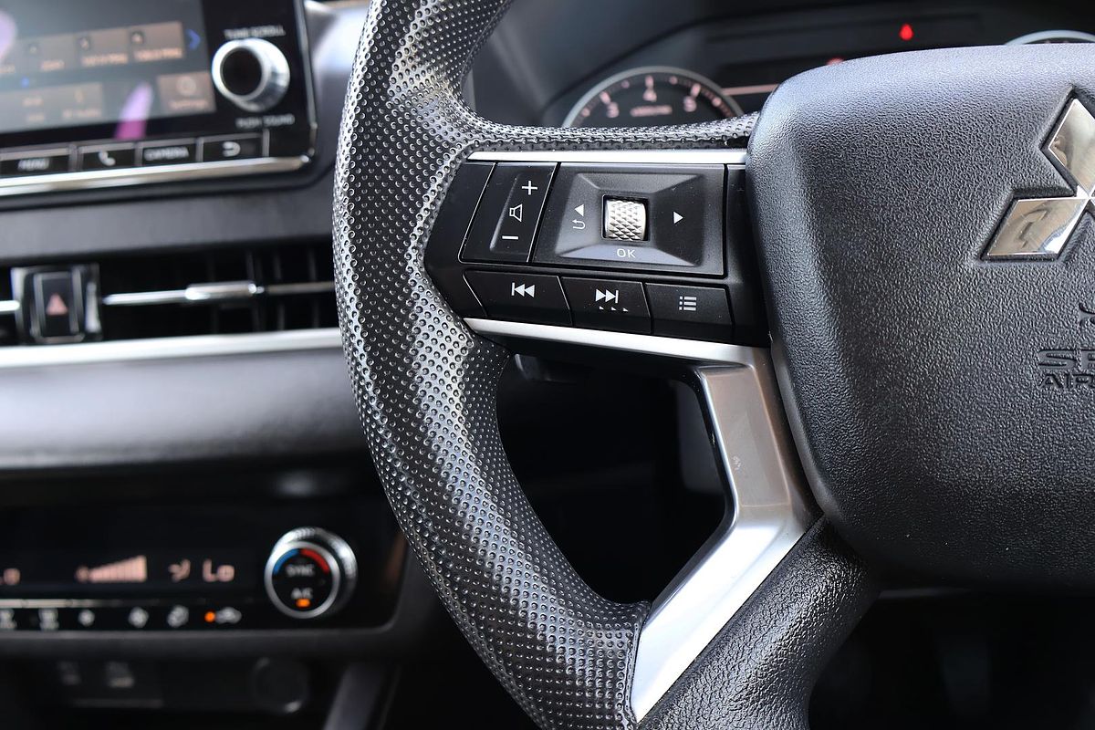 2024 Mitsubishi Outlander ES ZM