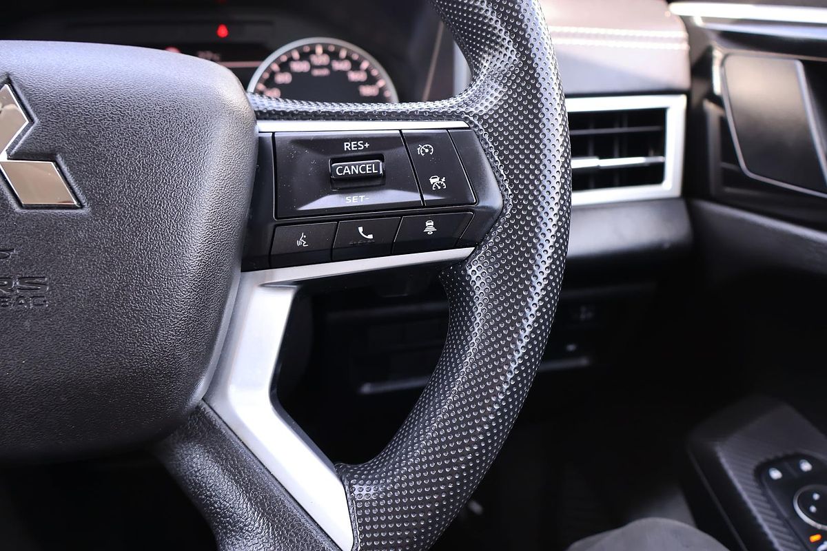 2024 Mitsubishi Outlander ES ZM