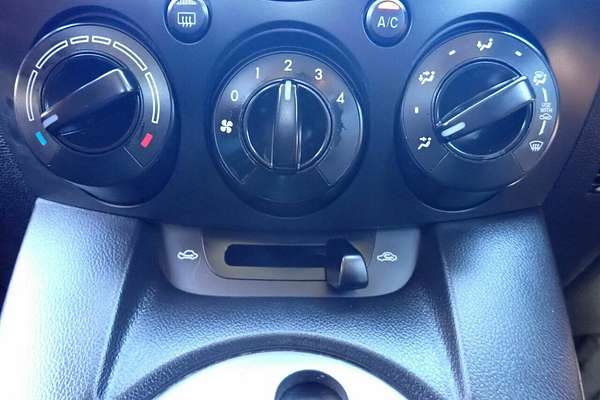 2011 Mazda 2 Neo DE Series 1