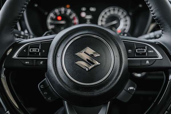 2025 Suzuki Swift Hybrid Plus UZ