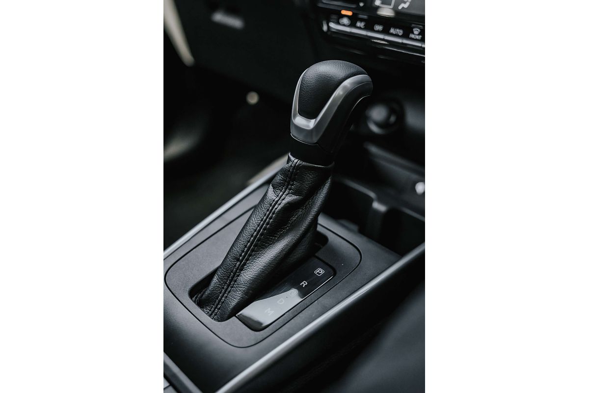 2025 Suzuki Swift Hybrid Plus UZ