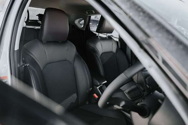 2025 Suzuki Swift Hybrid Plus UZ