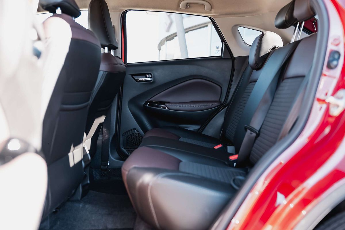 2025 Suzuki Swift Hybrid Plus UZ