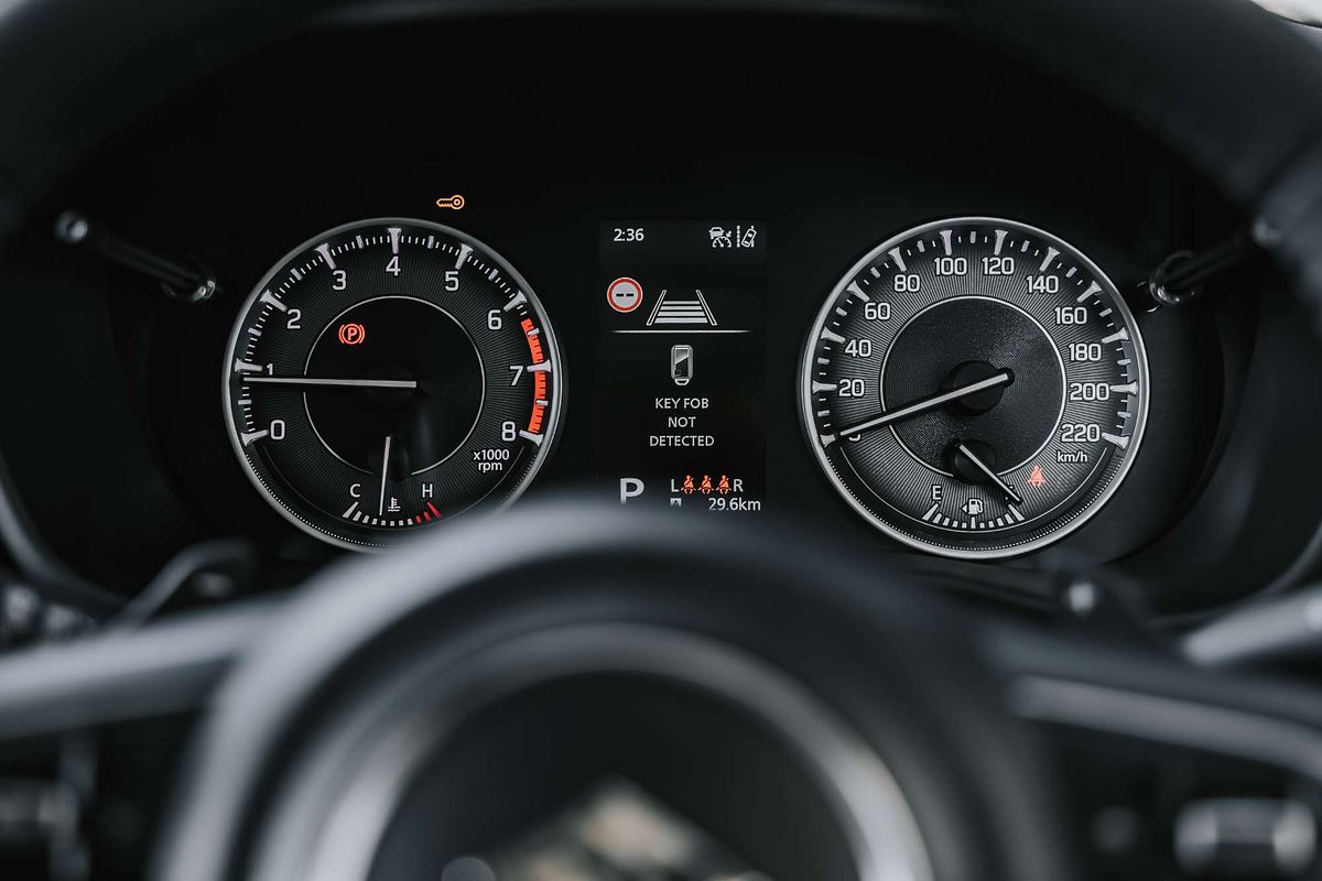 2025 Suzuki Swift Hybrid Plus UZ