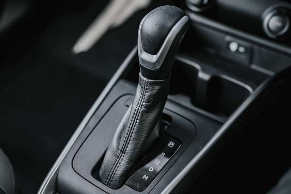 2025 Suzuki Swift Hybrid Plus UZ