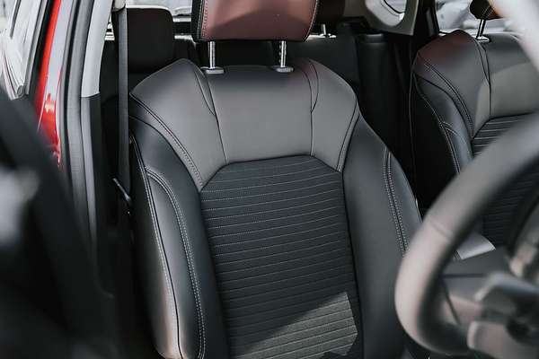 2025 Suzuki Swift Hybrid Plus UZ