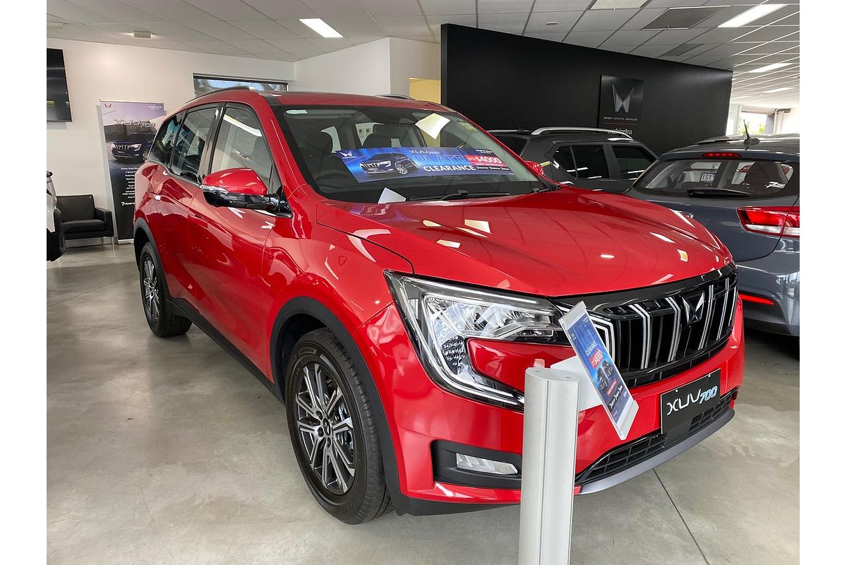 2025 Mahindra XUV700 AX7L