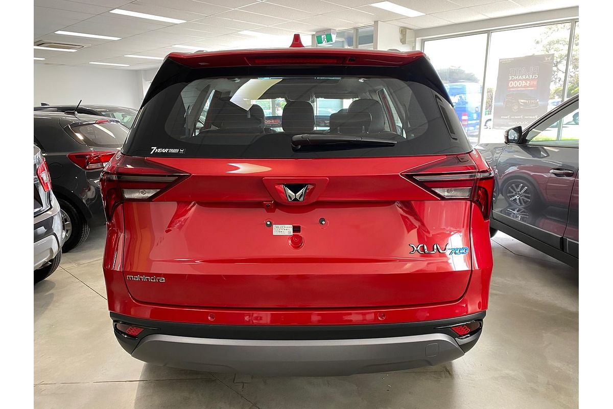 2025 Mahindra XUV700 AX7L