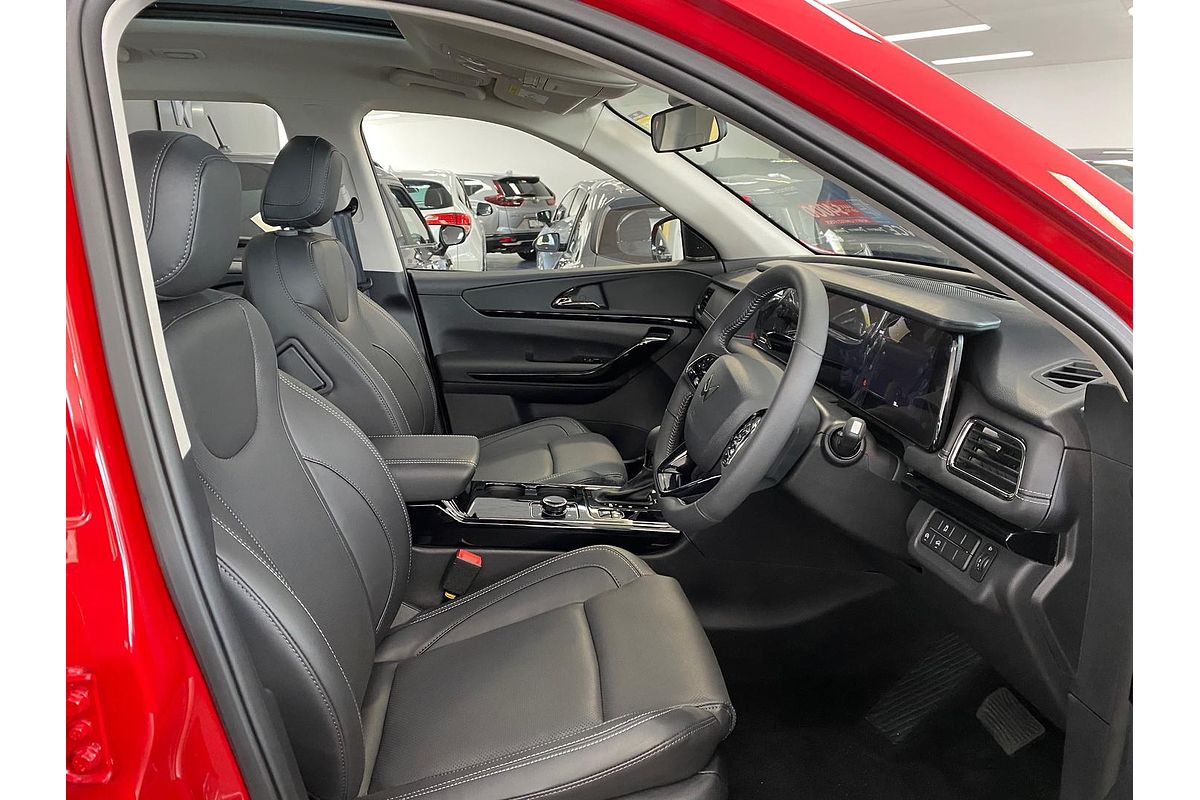 2025 Mahindra XUV700 AX7L