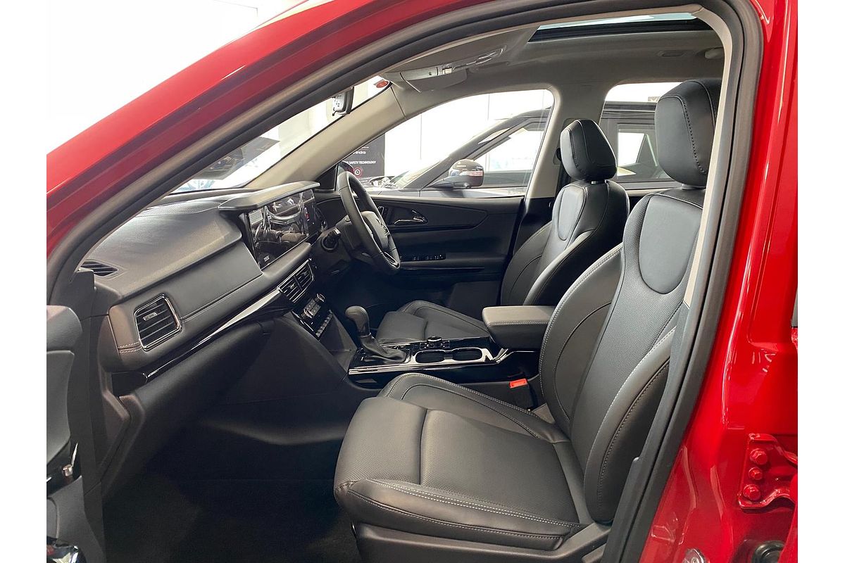 2025 Mahindra XUV700 AX7L