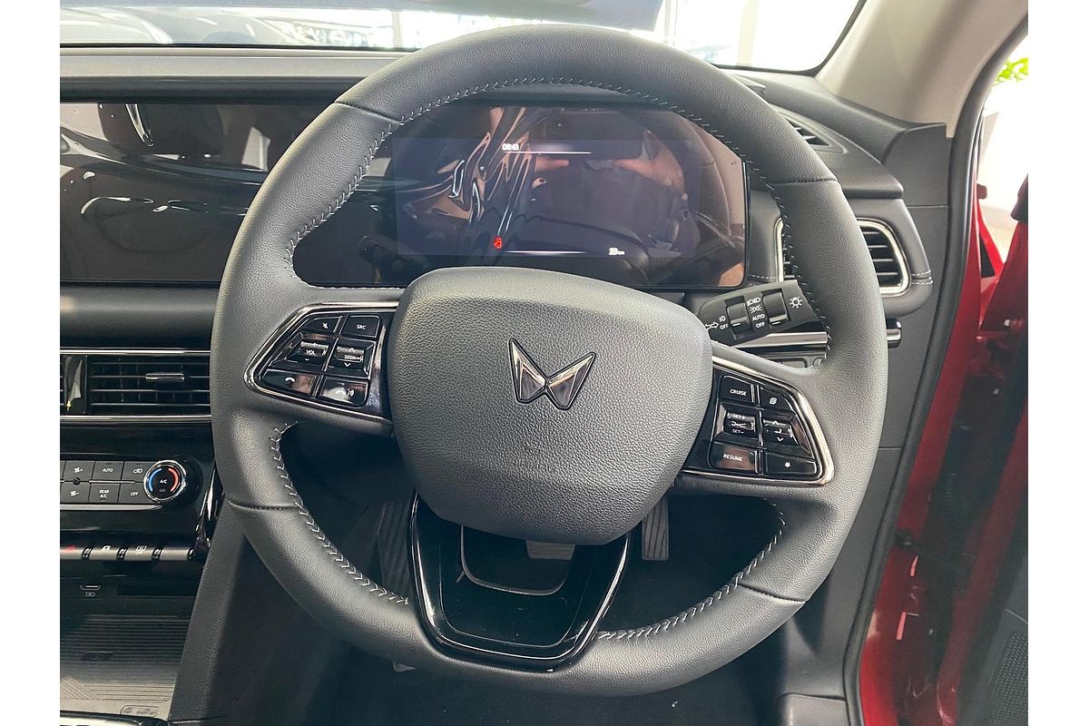 2025 Mahindra XUV700 AX7L