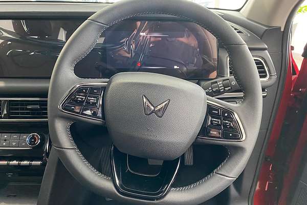 2025 Mahindra XUV700 AX7L