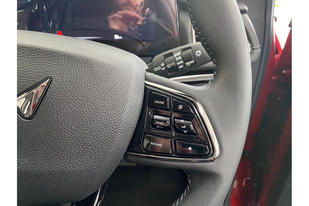 2025 Mahindra XUV700 AX7L