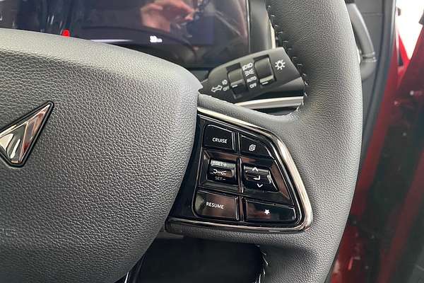 2025 Mahindra XUV700 AX7L