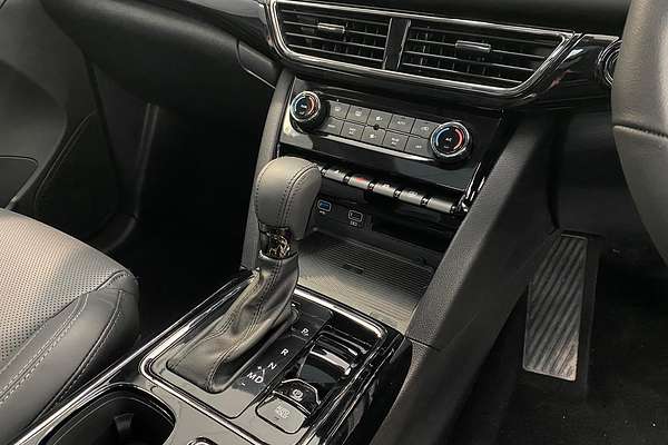 2025 Mahindra XUV700 AX7L