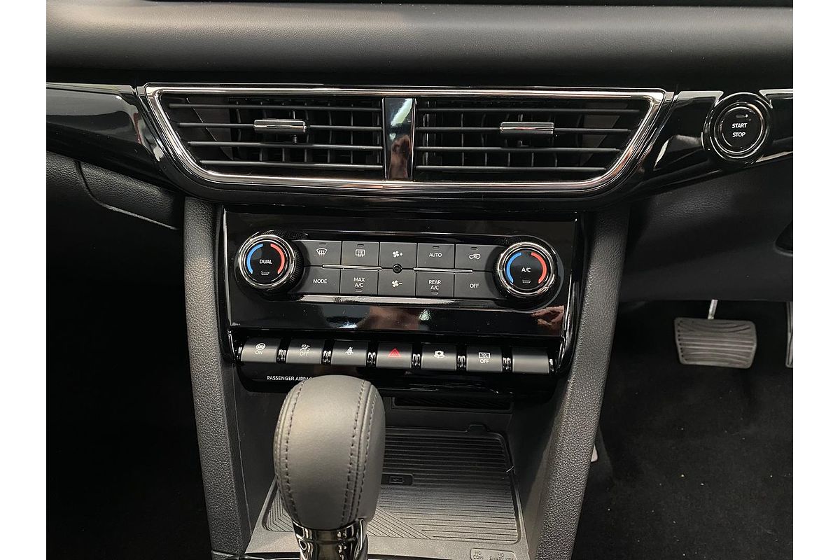 2025 Mahindra XUV700 AX7L