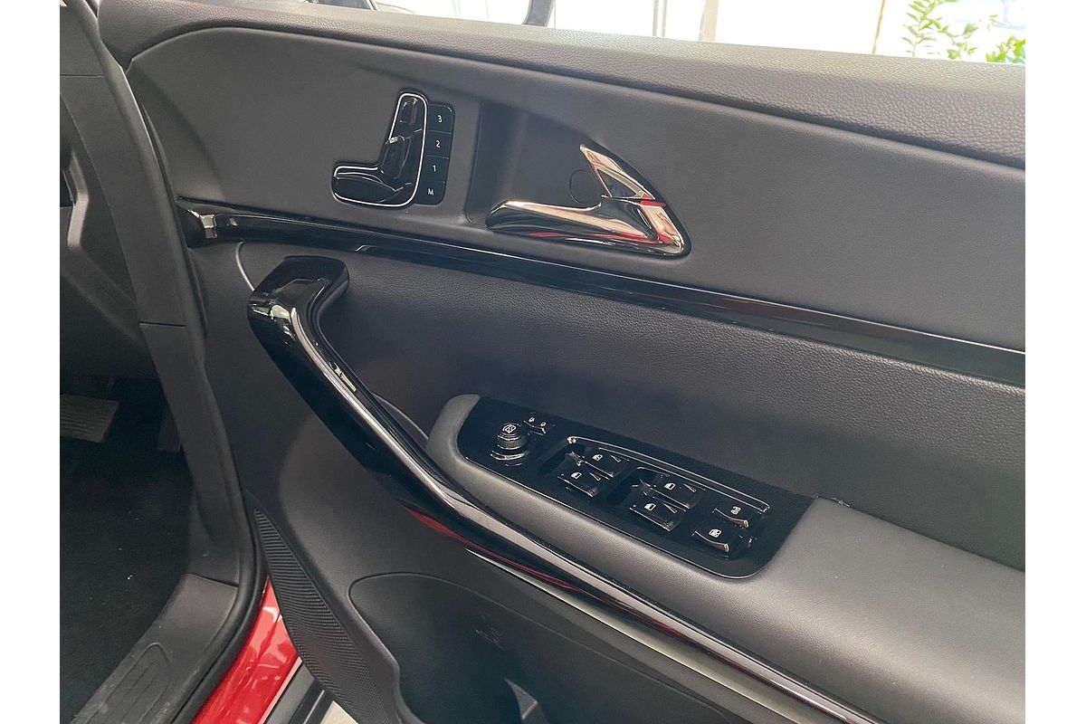 2025 Mahindra XUV700 AX7L