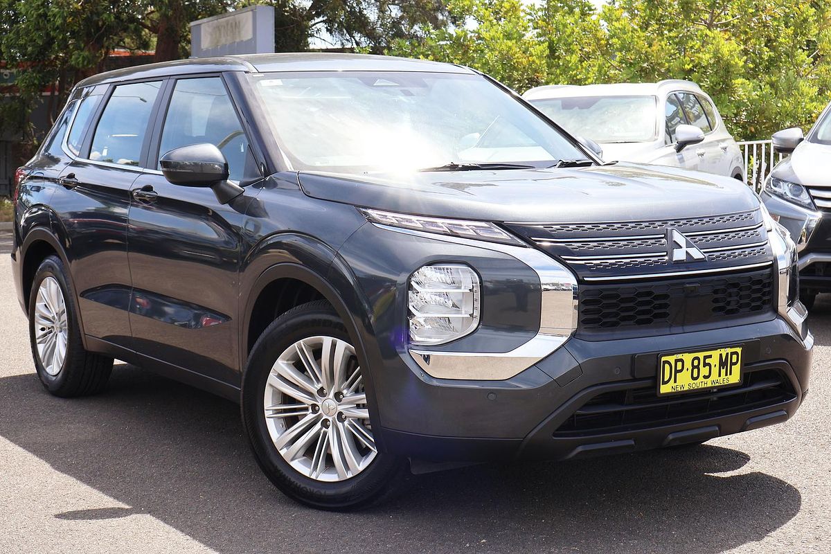 2023 Mitsubishi Outlander ES ZM